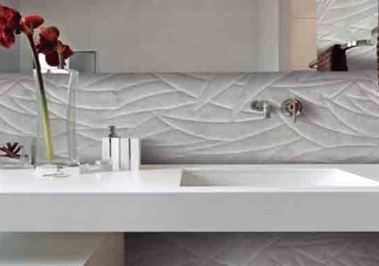 Μοντέρνο χτιστό έπιπλο μπάνιου με ενσωματωμένο νιπτήρα