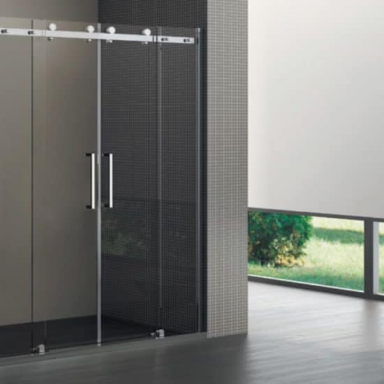 Καμπίνα ντουζιέρας από τοίχο σε τοίχο με συρόμενες γυάλινες πόρτες