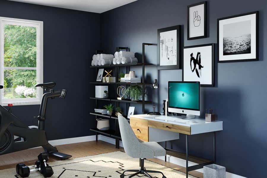 Γραφείο στο σπίτι με υπολογιστή, μικρή βιβλιοθήκη και σκούρους τοίχους