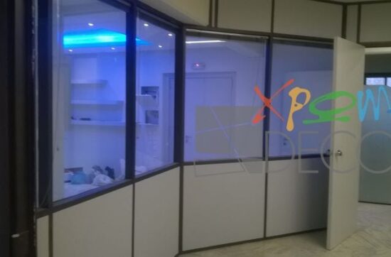 ελαιοχρωματισμός γραφείων εταιρίας A.P.R. με γυάλινα χωρίσματα