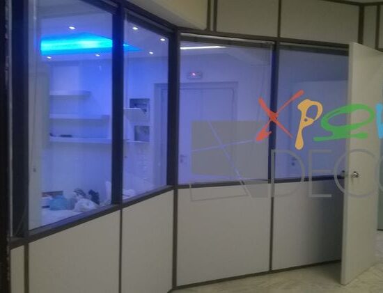 ελαιοχρωματισμός γραφείων εταιρίας A.P.R. με γυάλινα χωρίσματα