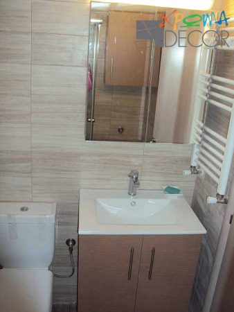 Ανακαίνιση μπάνιου στο Θησείο με νέο έπιπλο μπάνιου, καθρέφτη και ντουζιέρα