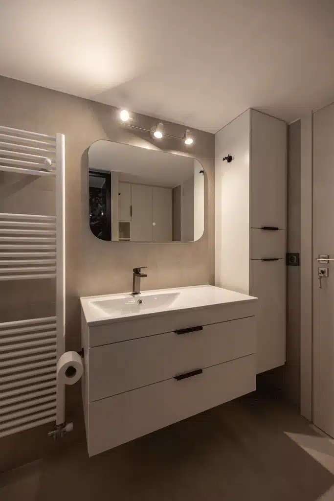 Κρεμαστό έπιπλο μπάνιου με δύο συρτάρια, καθρέφτη με φωτισμό και μπαταρία gunmetal