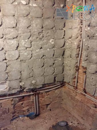 Υδραυλικές εργασίες σε ανακαίνιση μπάνιου στο Θησείο