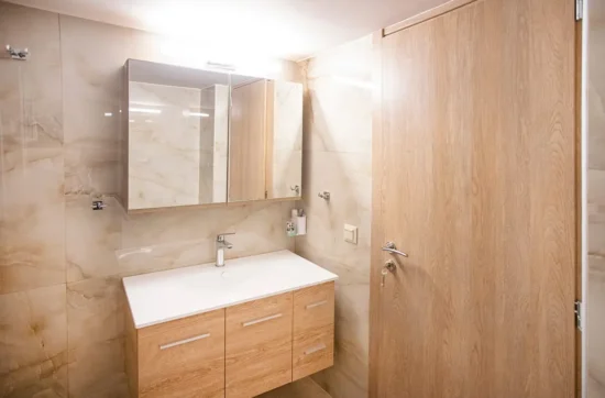 ανακαίνιση μπάνιου στο Ίλιον με ντουζιέρα και έπιπλο μπάνιου Chroma Decor